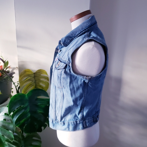 🏷Levi's Women's Sleeveless Denim Vest - S - Picture 7 of 11